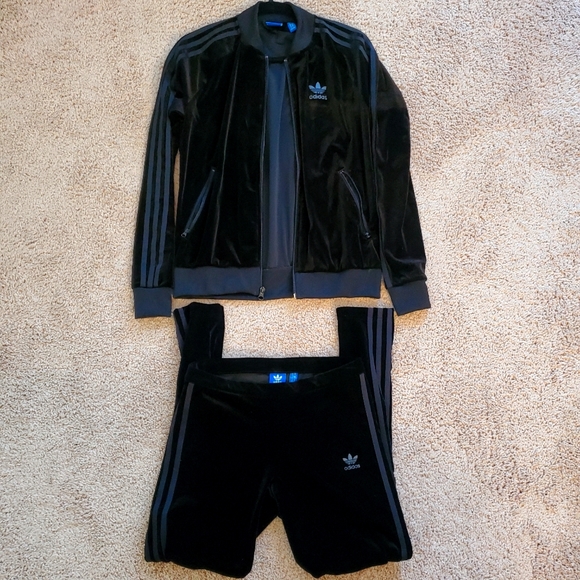 adidas Pants - Adidas Black Velour 2 Piece Zip Up Sweat Suit Size Small.